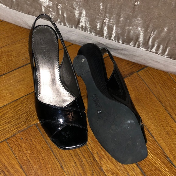 Franco Sarto black patent leather sandals - Picture 4 of 5